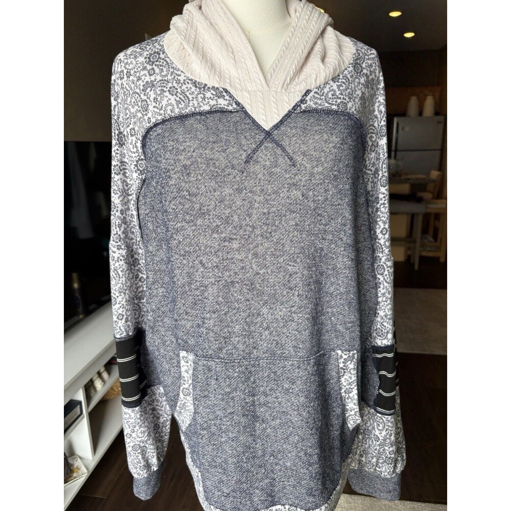 Sugar Fox Hoodie Women’s 2X Patchwork Paisley Floral Knit Pullover Oversized